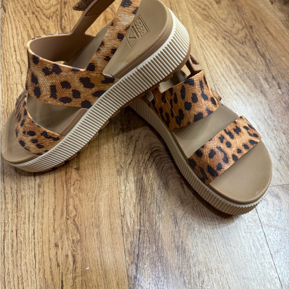 Reef Water Vista Higher Platform Sandals – Leopard – Size 9 - Picture 2 of 2